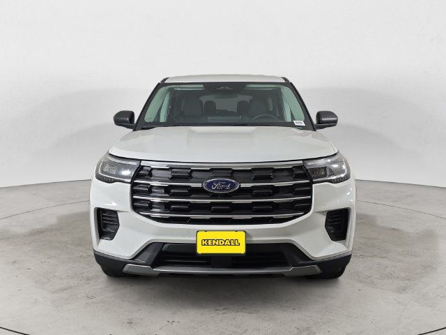 Used 2026 Ford Explorer Active AWD/4WD image 2