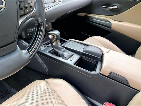 Used 2019 Lexus ES 350 w/ Accessory Package 2 FWD image 19