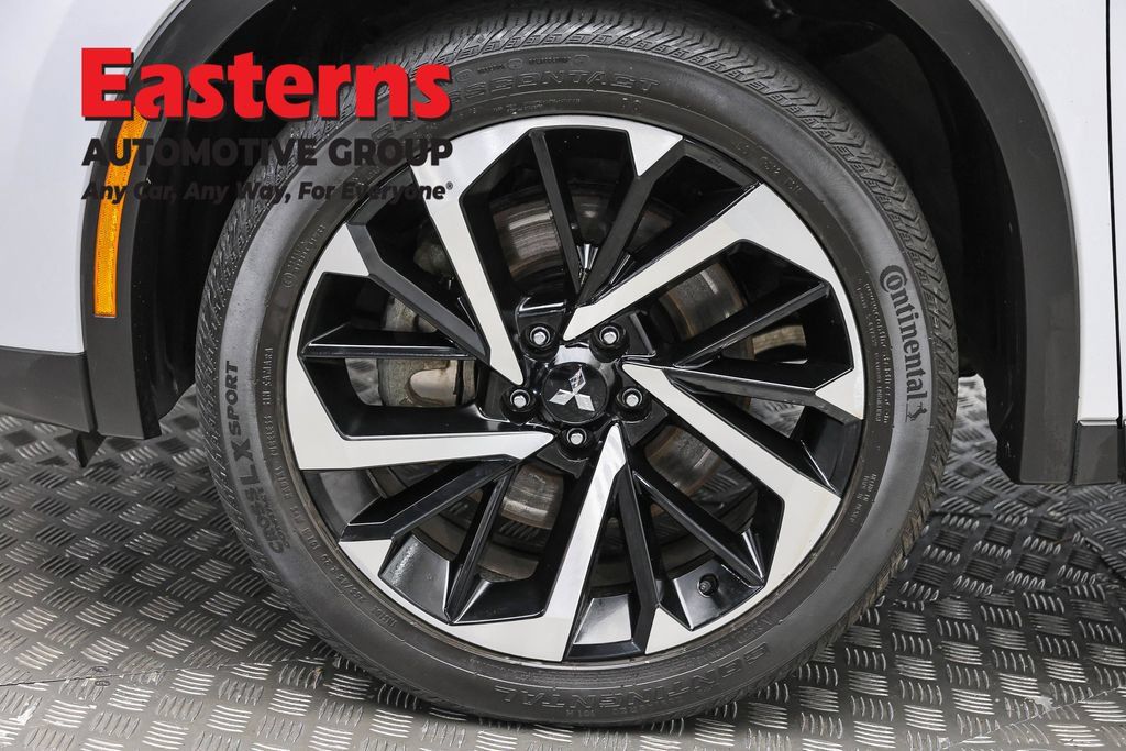 Used 2024 Mitsubishi Outlander SE AWD/4WD image 32