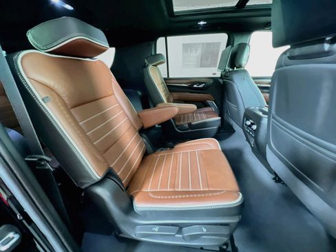 Used 2024 GMC Yukon XL Denali Ultimate image 31