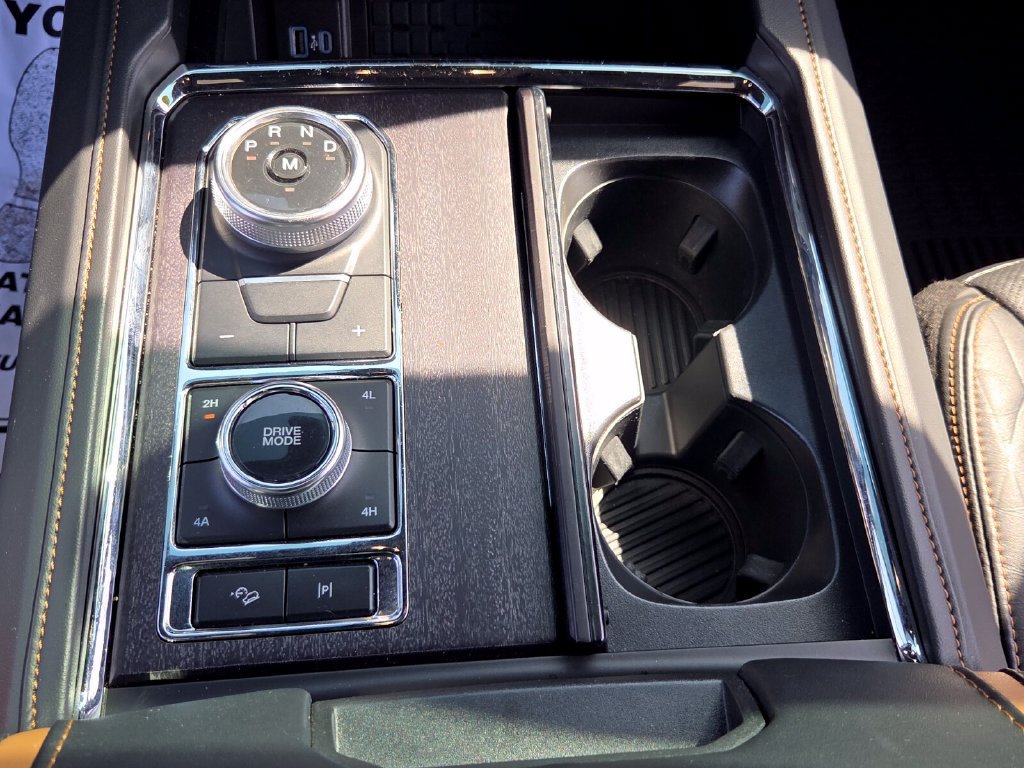 Used 2024 Ford Expedition Platinum AWD/4WD image 30