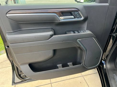 Used 2025 GMC Sierra 1500 SLT RWD image 16