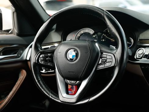 Used 2018 BMW 530i xDrive AWD/4WD image 28