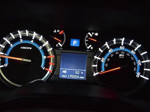 Used 2016 Toyota 4Runner 4WD image 17