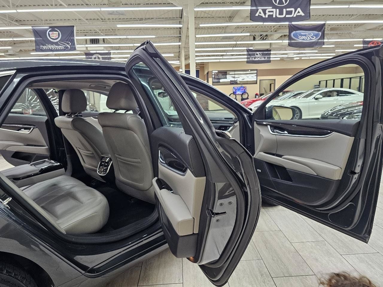 Used 2017 Cadillac XTS Luxury FWD image 13