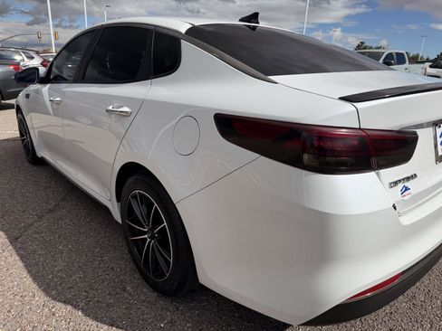 Used 2017 Kia Optima LX w/ Value Package image 11