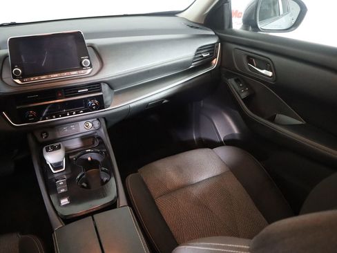 Used 2025 Nissan Rogue SV image 41