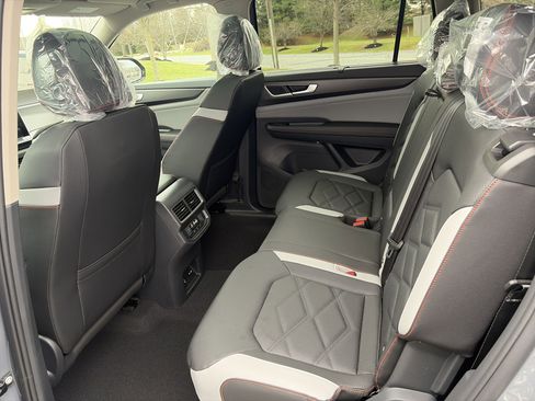 New 2026 Volkswagen Atlas Peak Edition AWD/4WD image 18