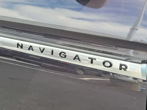 New 2026 Lincoln Navigator L Reserve AWD/4WD image 23