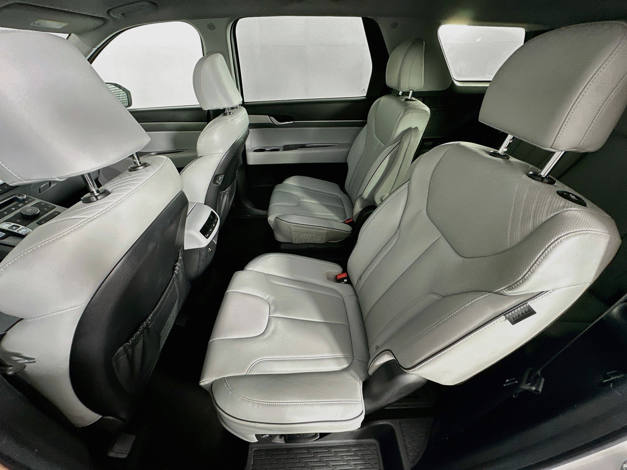 Used 2024 Hyundai Palisade SEL FWD image 28