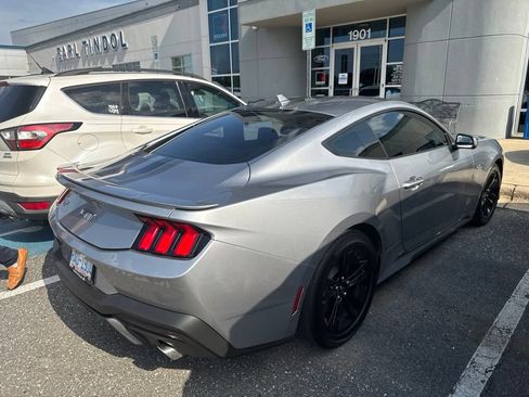 Used 2024 Ford Mustang GT RWD image 4