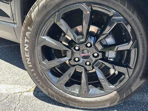 Used 2025 GMC Terrain Elevation w/ Black Edition AWD/4WD image 13