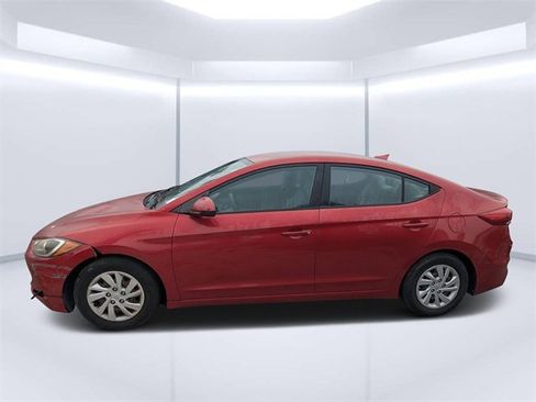 Used 2017 Hyundai Elantra SE image 6