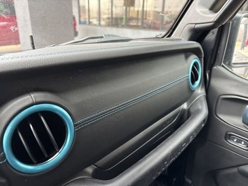 Used 2022 Jeep Wrangler Unlimited Rubicon 4xe image 18