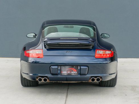Used 2005 Porsche 911 Carrera RWD image 8