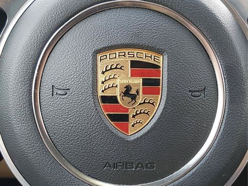 Used 2023 Porsche Cayenne Platinum Edition AWD/4WD image 28