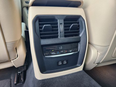 Used 2021 BMW 330i xDrive Sedan w/ Convenience Package image 20