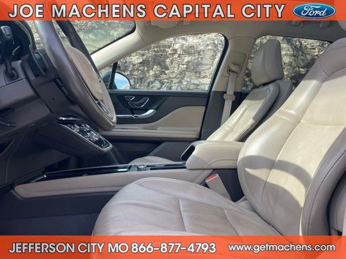 Used 2022 Lincoln Corsair AWD w/ Premium Package image 22