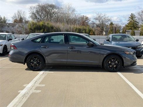 Certified 2025 Honda Accord SE image 2