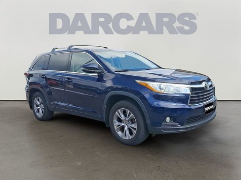 Used 2016 Toyota Highlander Plus image 3