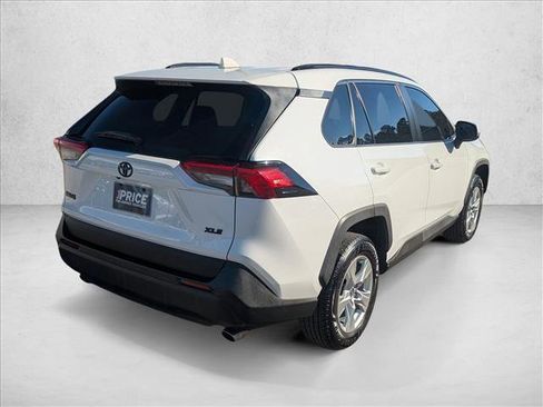 Used 2021 Toyota RAV4 XLE image 5