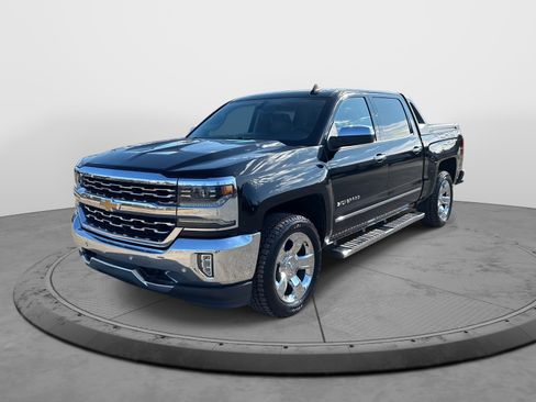 Used 2017 Chevrolet Silverado 1500 LTZ w/ High Desert Package image 3