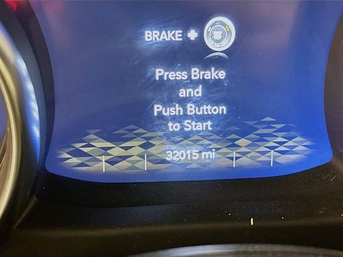 Used 2022 Jeep Wrangler Sahara w/ Cold Weather Group image 19