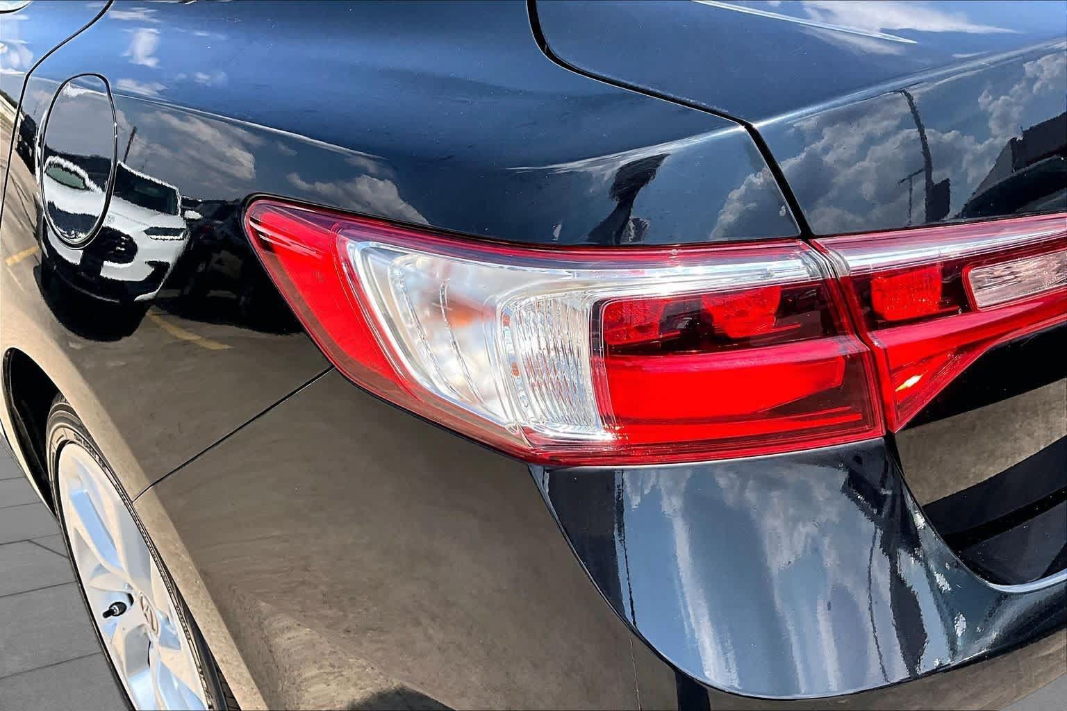 Used 2016 Acura ILX w/ Premium Package FWD image 29