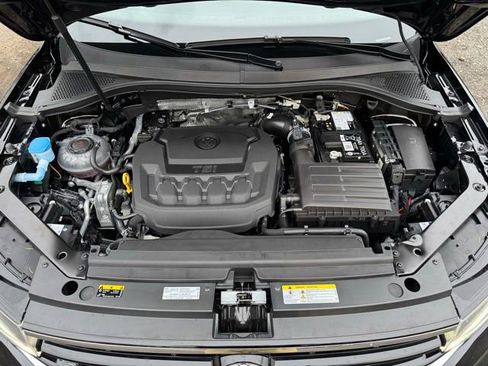 Used 2024 Volkswagen Tiguan SE R-Line image 25