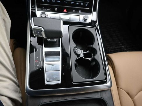 Used 2025 Audi Q7 3.0T Prestige w/ Prestige Package AWD/4WD image 24