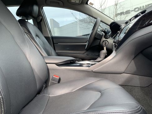 Used 2020 Toyota Camry LE image 35