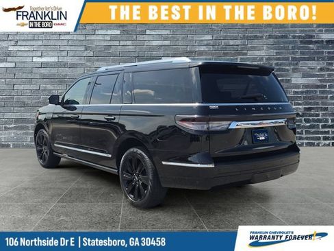 Used 2023 Lincoln Navigator L Reserve AWD/4WD image 3