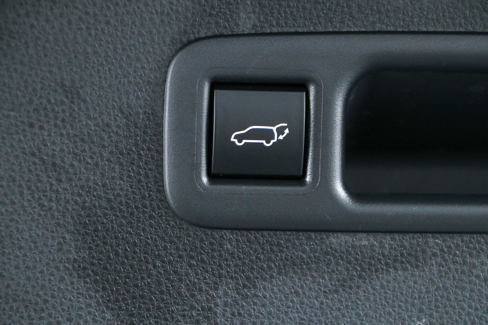 Used 2022 Toyota Highlander XLE FWD image 32