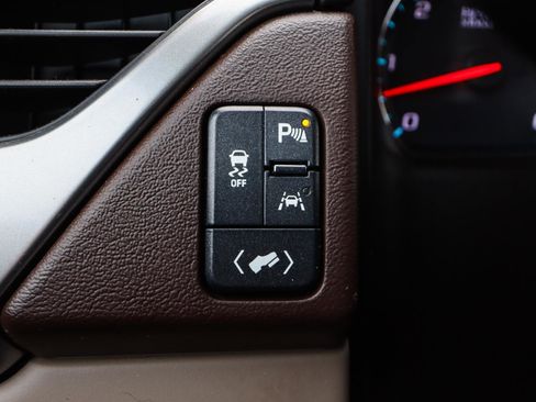 Used 2019 Chevrolet Tahoe LT image 15