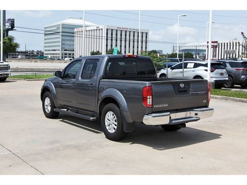 Certified 2018 Nissan Frontier SV RWD image 5