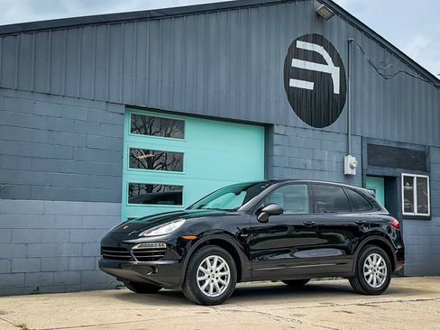Used 2014 Porsche Cayenne Diesel AWD/4WD image 2