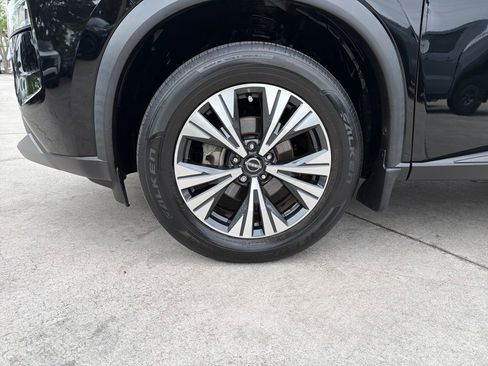 Used 2023 Nissan Rogue SV w/ SV Premium B Package image 12