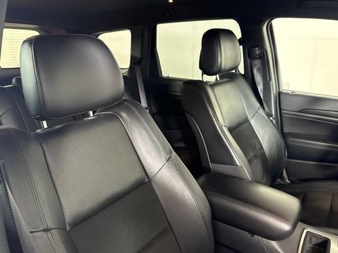 Used 2019 Jeep Grand Cherokee Laredo w/ Laredo X Package RWD image 30