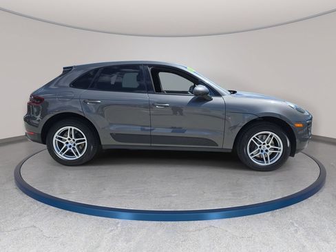Used 2018 Porsche Macan AWD/4WD image 5