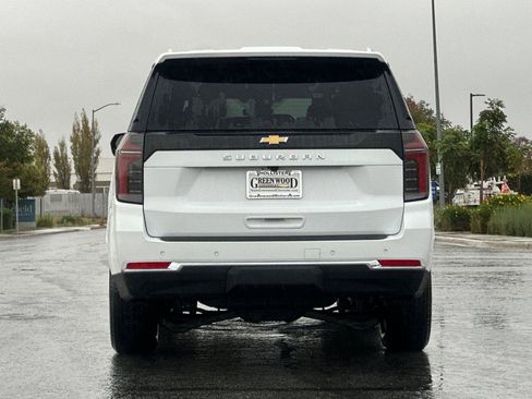 New 2026 Chevrolet Suburban LS image 5