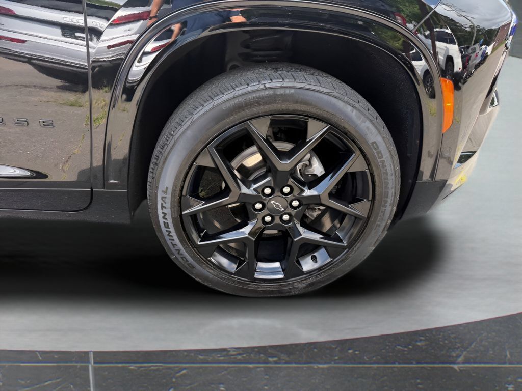 Used 2026 Chevrolet Traverse RS AWD/4WD image 16