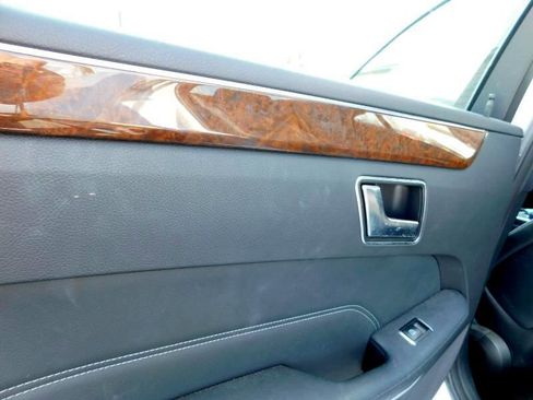 Used 2016 Mercedes-Benz E 350 4MATIC Sedan image 19