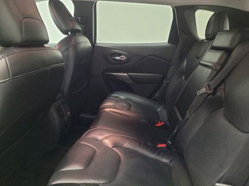 Used 2019 Jeep Cherokee Limited AWD/4WD image 18