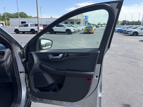 Used 2024 Ford Escape ST-Line AWD/4WD image 17