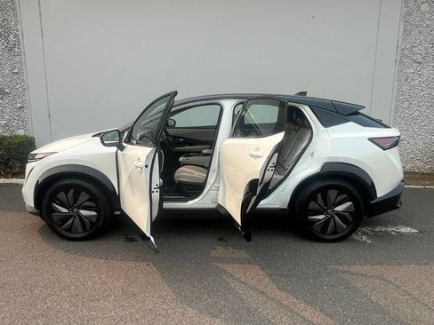 Certified 2023 Nissan Ariya AWD image 12