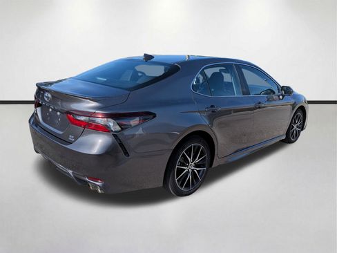 Used 2024 Toyota Camry SE w/ Cold Weather Package AWD/4WD image 4