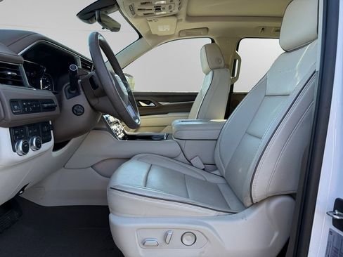 Used 2021 GMC Yukon XL Denali w/ Advanced Technology Package image 9