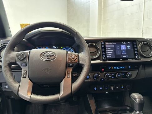 Used 2023 Toyota Tacoma TRD Sport image 5
