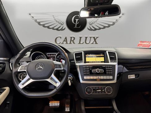 Used 2012 Mercedes-Benz ML 63 AMG 4MATIC w/ Driver Assistance Pkg image 10