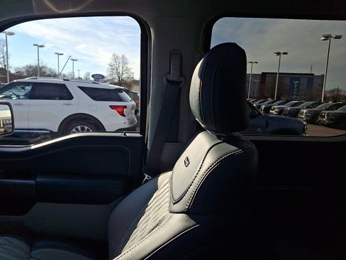 Used 2022 Ford F150 Limited image 17